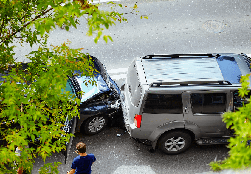 ACCIDENTES DE TRÁFICO EN ESPAÑA EN 2024 4 accidente automovilistico en la calle min